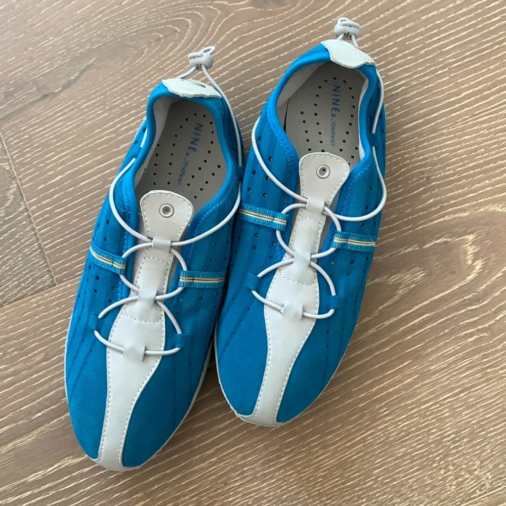NEW !! NINE & COMPANY Leather Kicking Shoes